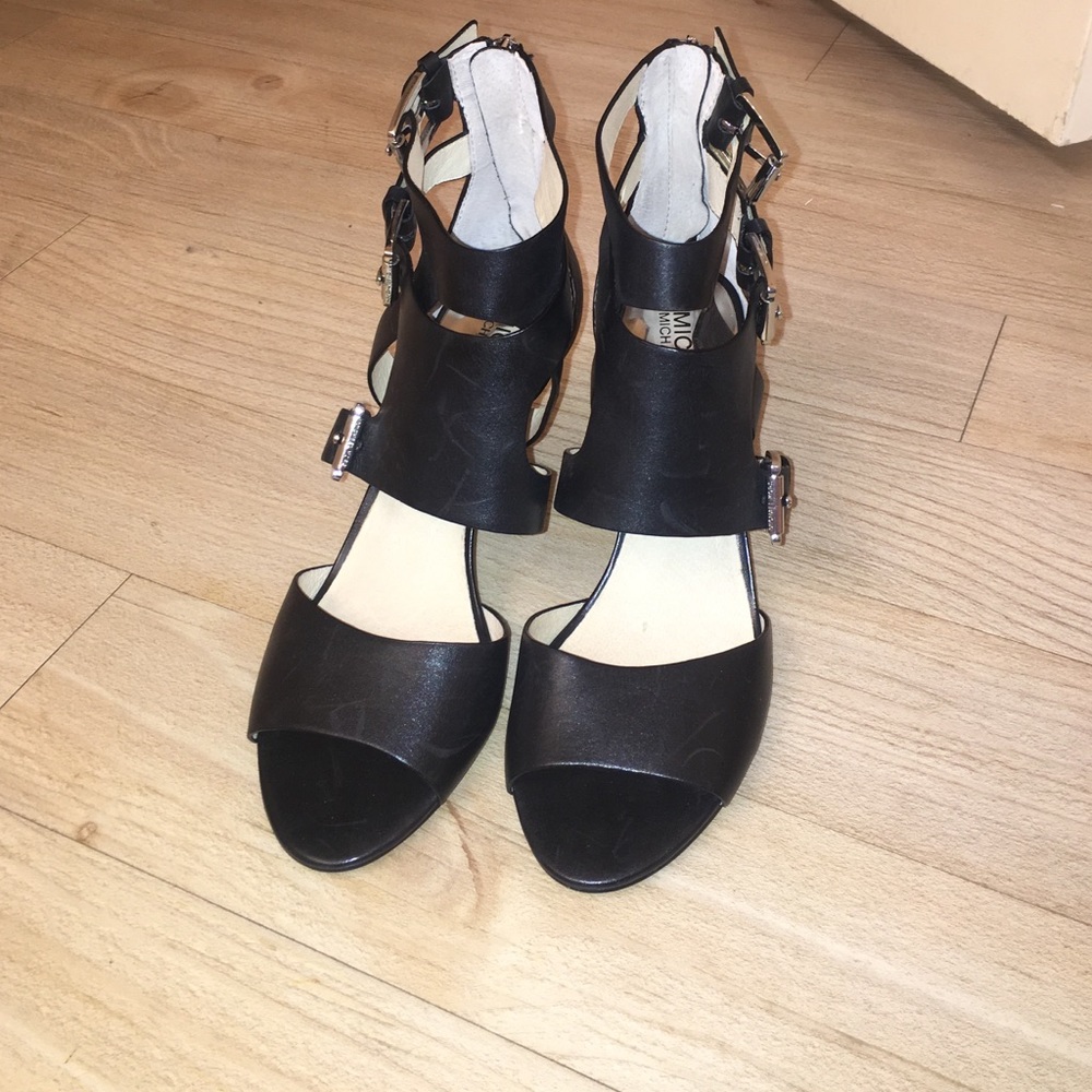 Michael Kors heels size 8 never worn